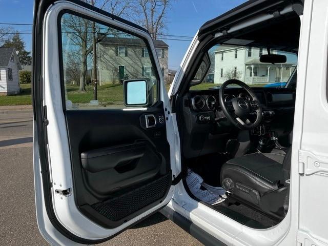 used 2021 Jeep Gladiator car, priced at $33,300