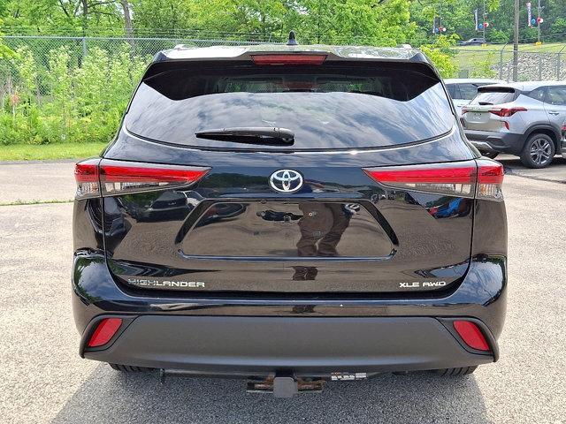 used 2021 Toyota Highlander car, priced at $33,499