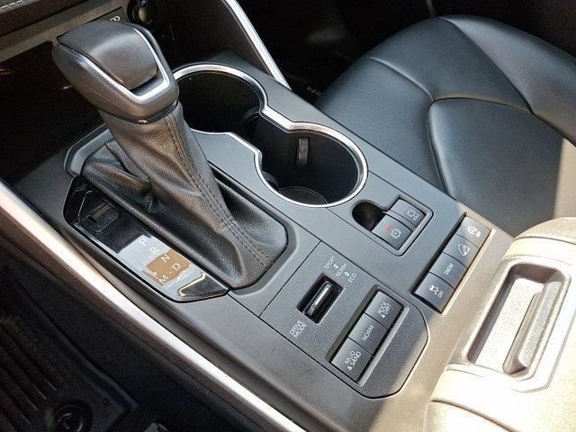 used 2022 Toyota Highlander car, priced at $32,999