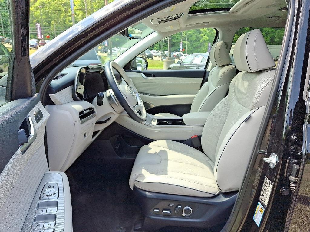 used 2024 Hyundai Palisade car, priced at $43,999