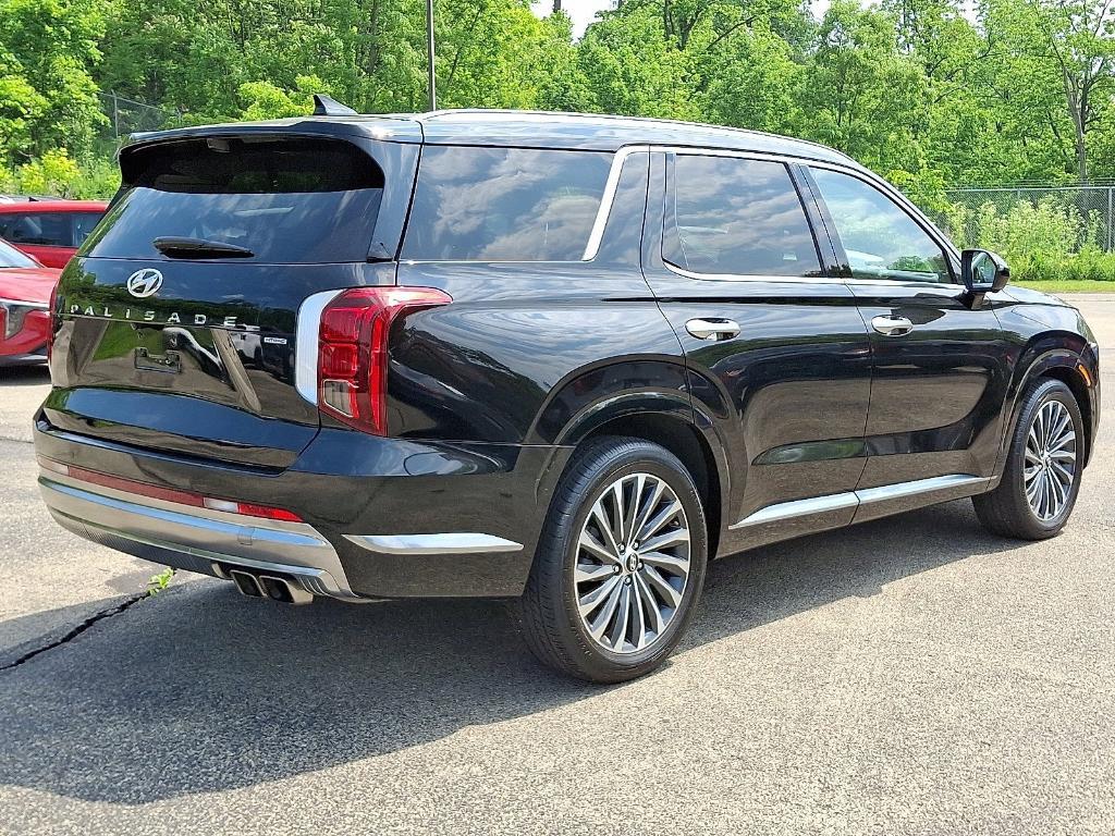 used 2024 Hyundai Palisade car, priced at $43,999