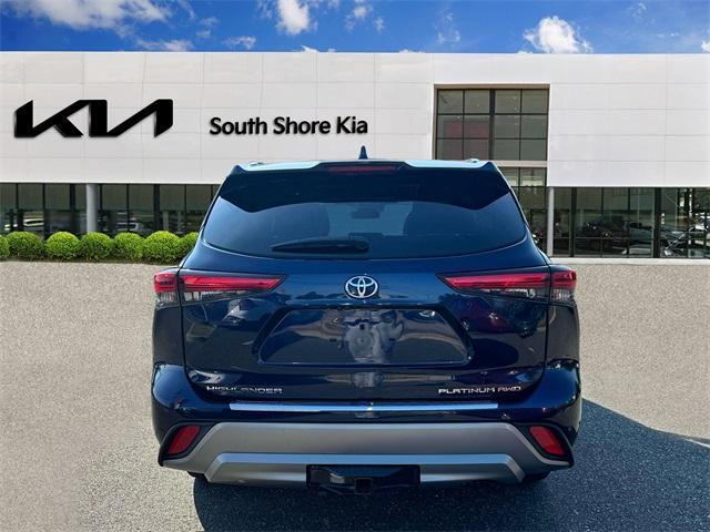 used 2021 Toyota Highlander car, priced at $37,232