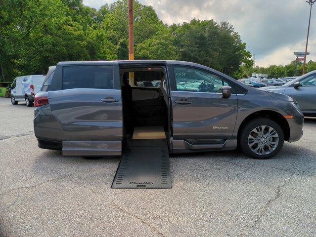 used 2025 Honda Odyssey car, priced at $90,917