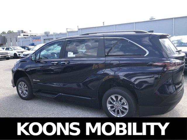 used 2024 Toyota Sienna car, priced at $90,809