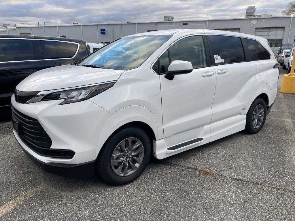 used 2023 Toyota Sienna car, priced at $79,819
