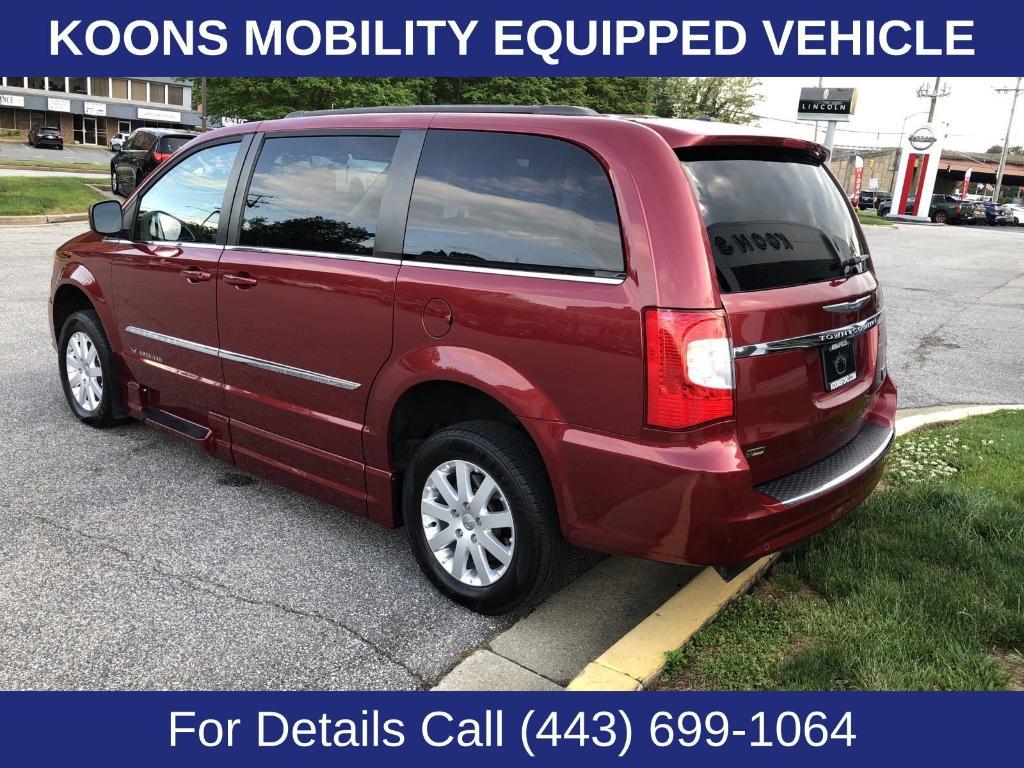 used 2015 Chrysler Town & Country car