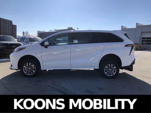 used 2024 Toyota Sienna car, priced at $72,693