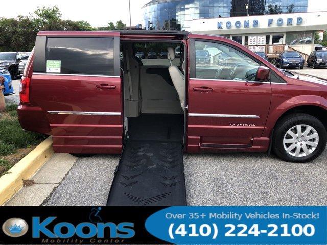 used 2015 Chrysler Town & Country car