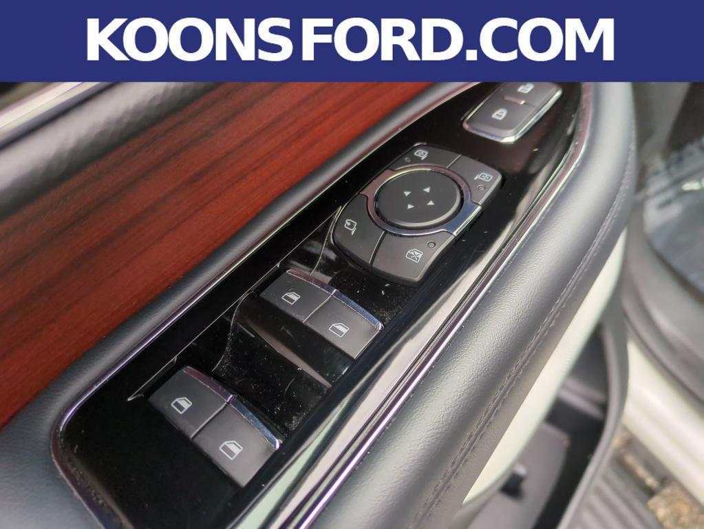 used 2022 Lincoln Navigator L car, priced at $59,995
