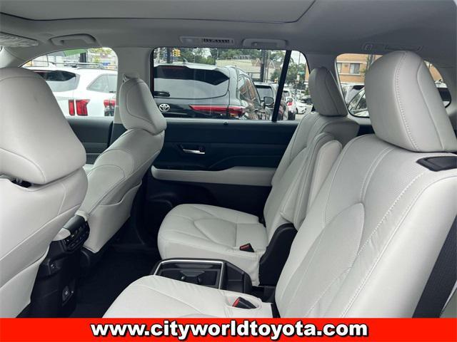 used 2025 Toyota Grand Highlander car