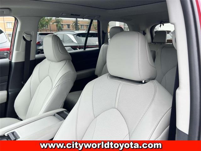 used 2025 Toyota Grand Highlander car