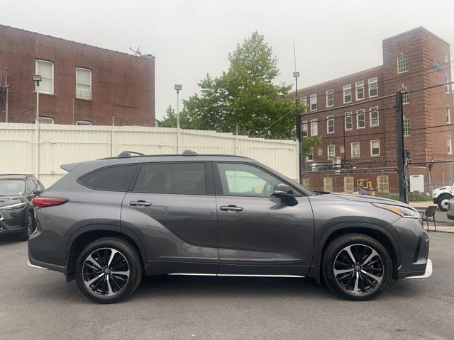 used 2022 Toyota Highlander car, priced at $44,790