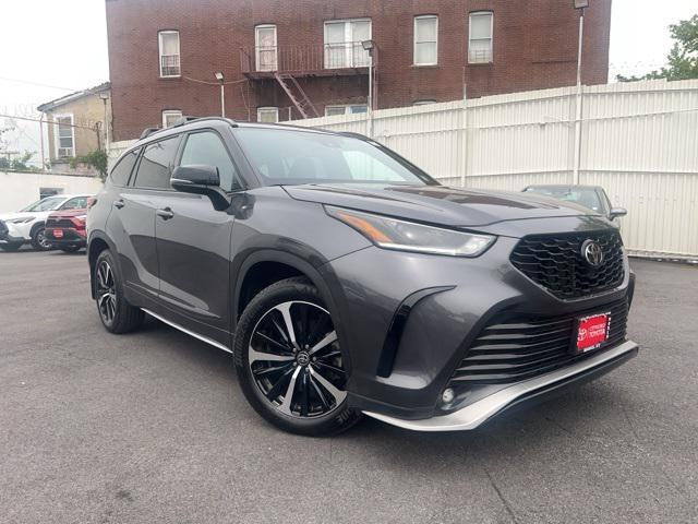used 2022 Toyota Highlander car, priced at $43,390