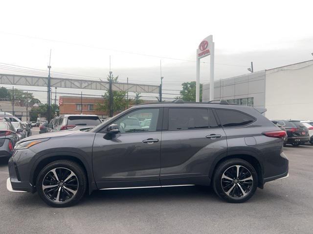 used 2022 Toyota Highlander car, priced at $44,790