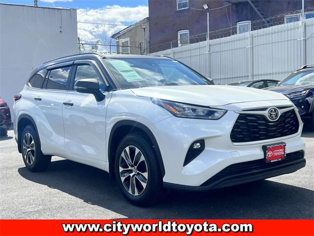 used 2023 Toyota Highlander car, priced at $31,490