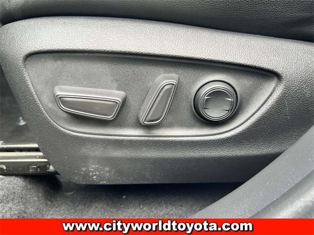 used 2023 Toyota Highlander car, priced at $31,490