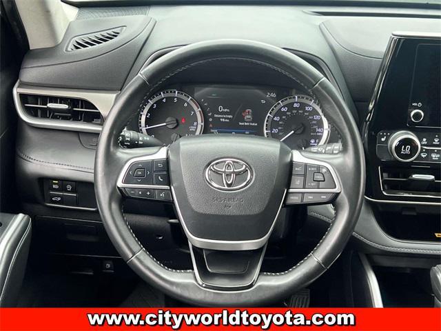 used 2023 Toyota Highlander car, priced at $31,490