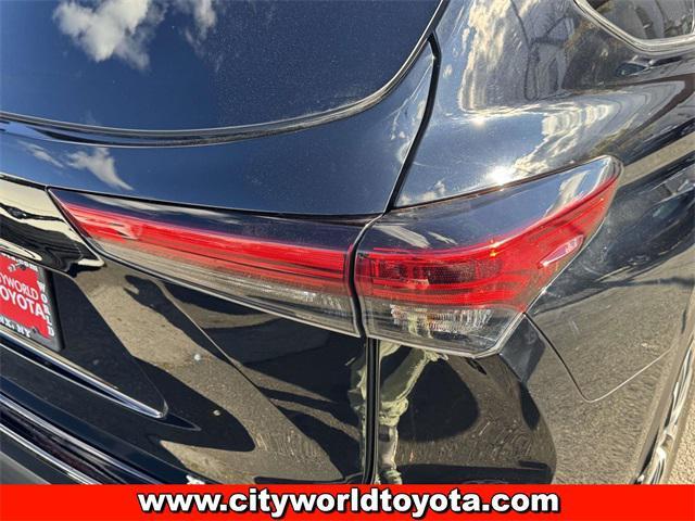 used 2021 Toyota Highlander car, priced at $23,690