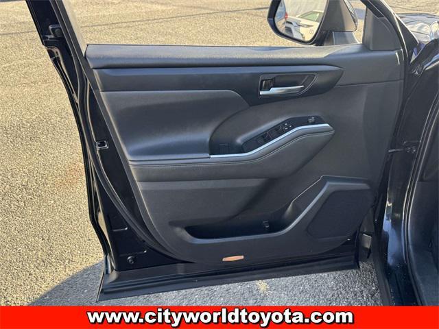 used 2021 Toyota Highlander car, priced at $23,690