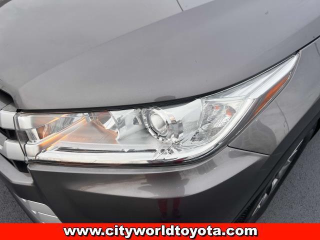 used 2019 Toyota Highlander car, priced at $29,190