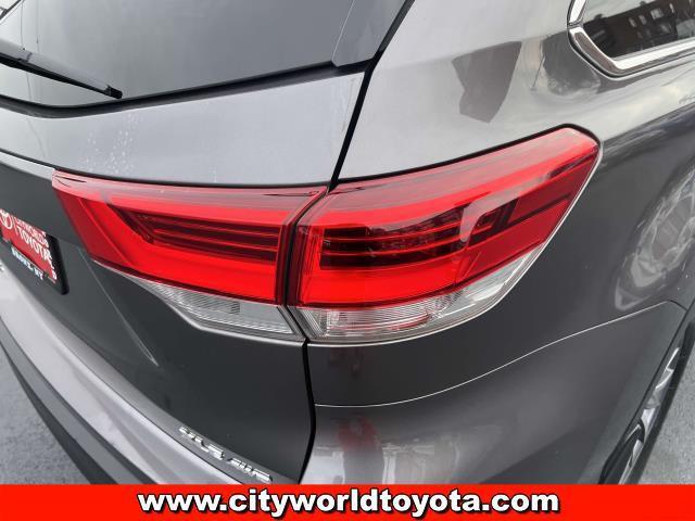 used 2019 Toyota Highlander car, priced at $29,190