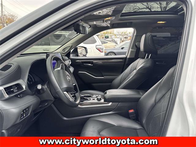 used 2023 Toyota Highlander car, priced at $40,790