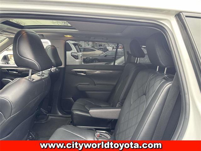 used 2023 Toyota Highlander car, priced at $40,790