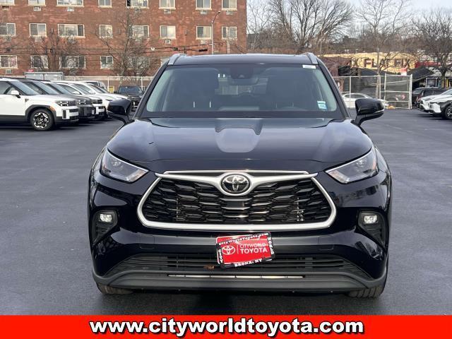 used 2022 Toyota Highlander car, priced at $33,390