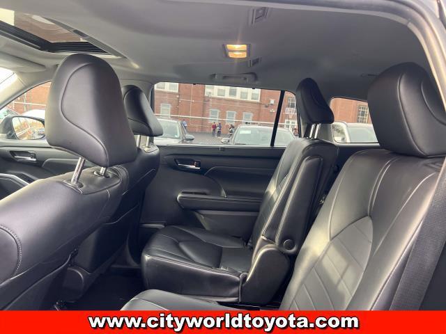 used 2022 Toyota Highlander car, priced at $33,390