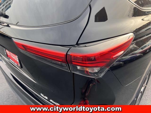 used 2022 Toyota Highlander car, priced at $33,390