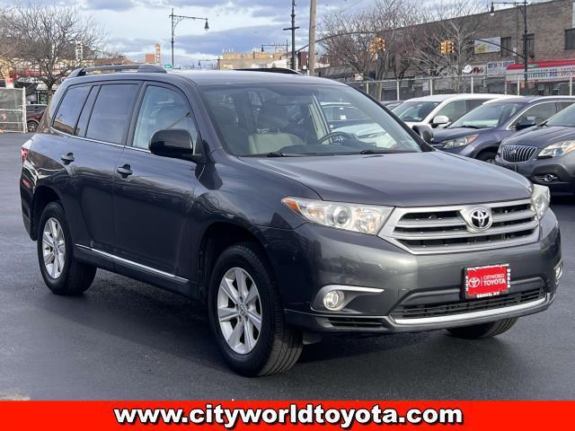 used 2013 Toyota Highlander car, priced at $16,890