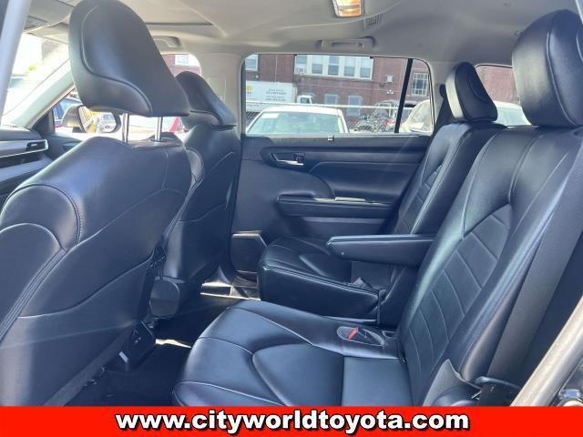 used 2022 Toyota Highlander car, priced at $31,690