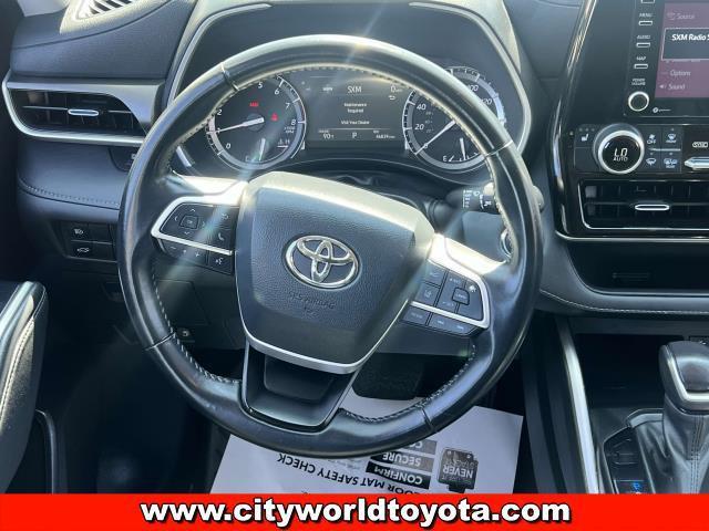 used 2022 Toyota Highlander car, priced at $31,690