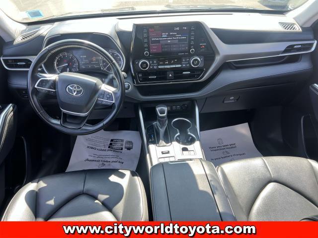 used 2022 Toyota Highlander car, priced at $31,690