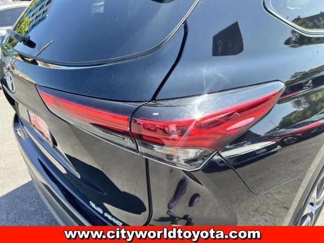 used 2022 Toyota Highlander car, priced at $31,690