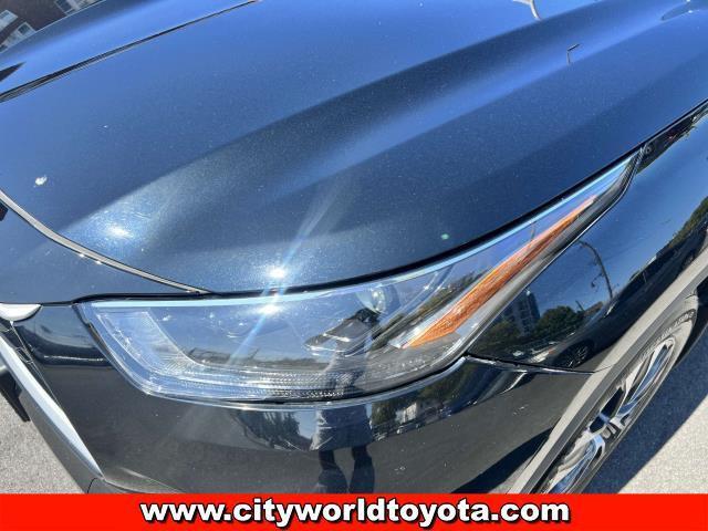 used 2022 Toyota Highlander car, priced at $31,690