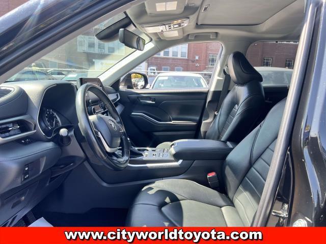 used 2022 Toyota Highlander car, priced at $31,690