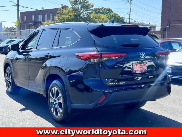 used 2022 Toyota Highlander car, priced at $31,690