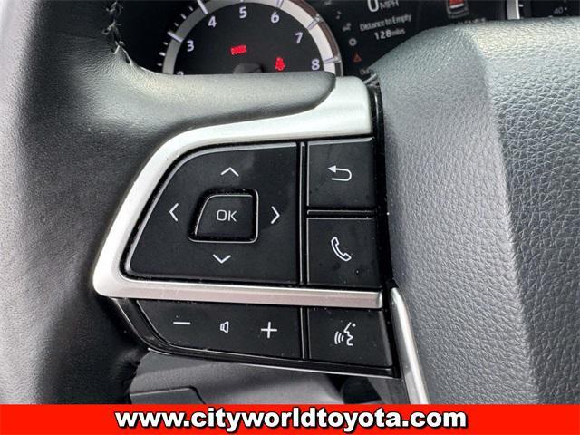 used 2023 Toyota Highlander car, priced at $29,290
