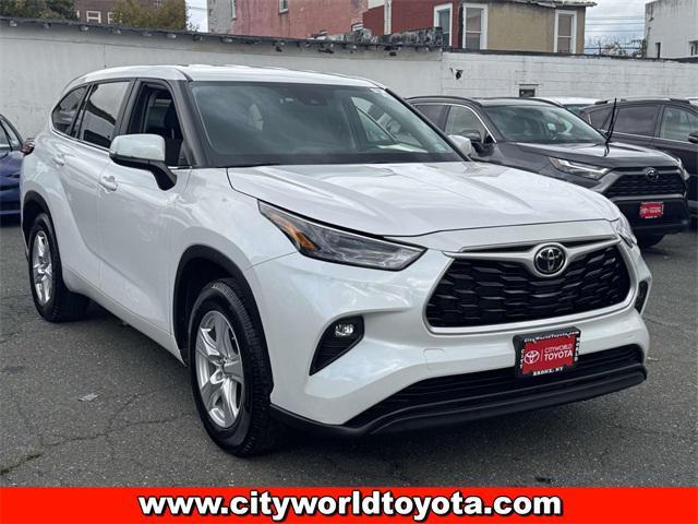 used 2023 Toyota Highlander car, priced at $29,290