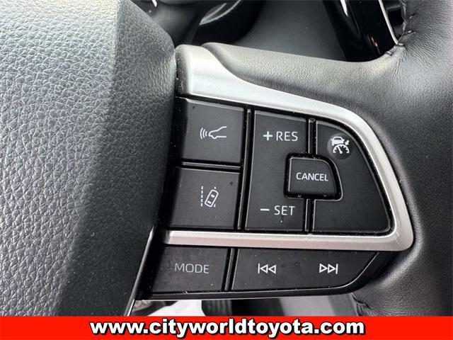 used 2023 Toyota Highlander car, priced at $29,290