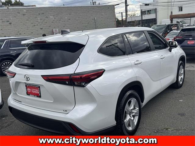 used 2023 Toyota Highlander car, priced at $29,290