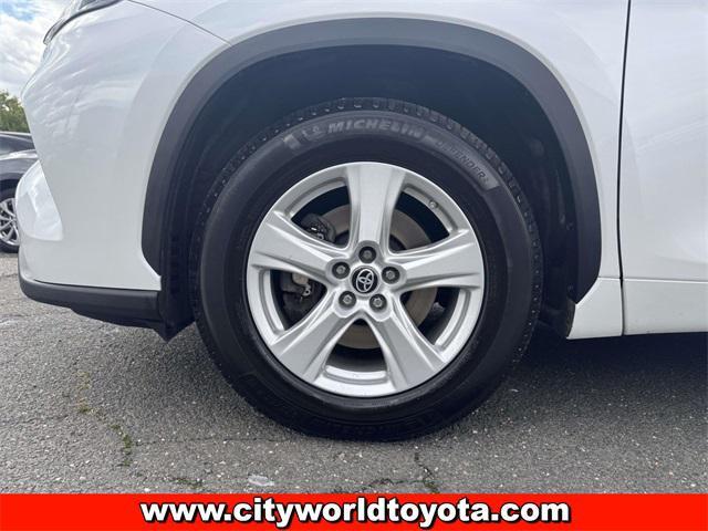 used 2023 Toyota Highlander car, priced at $29,290