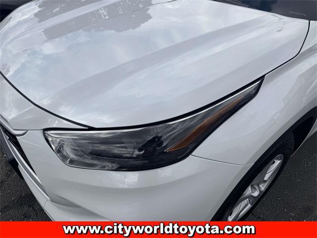 used 2023 Toyota Highlander car, priced at $29,290