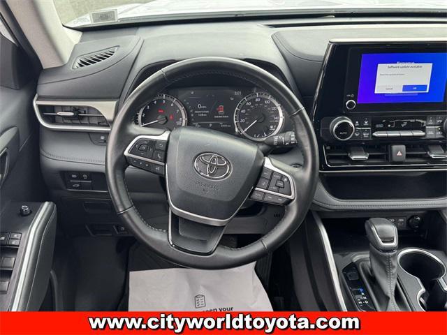used 2023 Toyota Highlander car, priced at $29,290