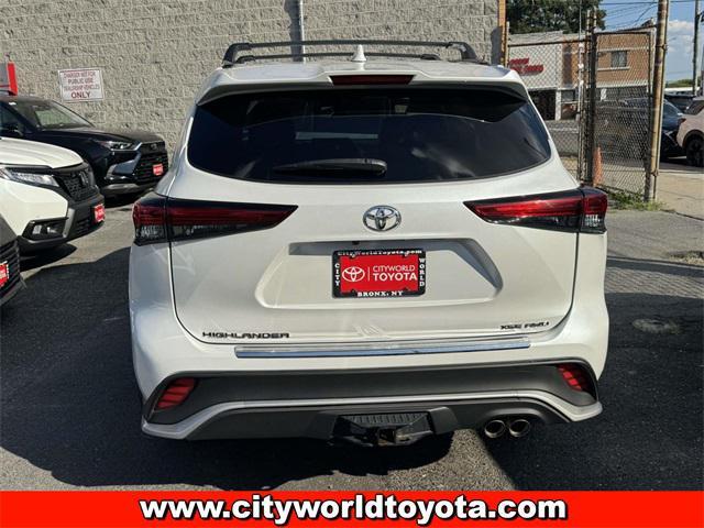 used 2022 Toyota Highlander car, priced at $30,490