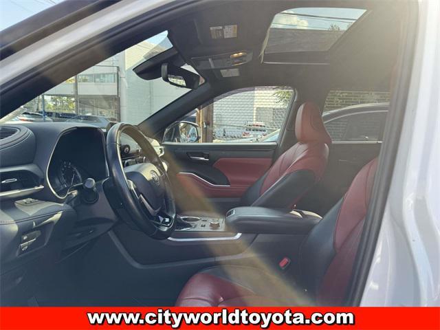 used 2022 Toyota Highlander car, priced at $30,490