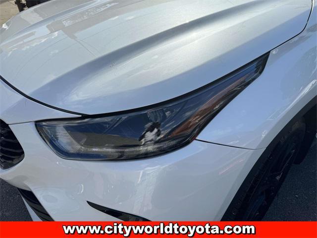 used 2022 Toyota Highlander car, priced at $30,490