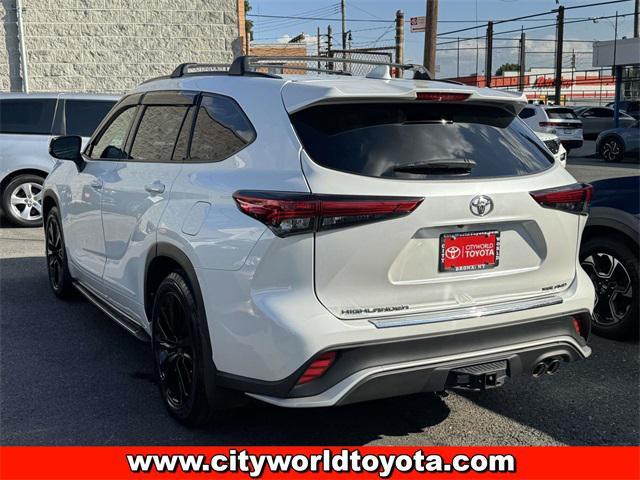 used 2022 Toyota Highlander car, priced at $30,490