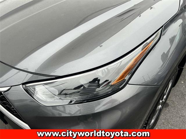 used 2023 Toyota Highlander car, priced at $31,490